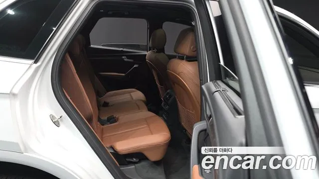 Audi Q5 2023 — фото 12