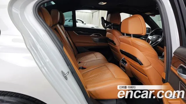 BMW 7-Series 2018 — фото 12