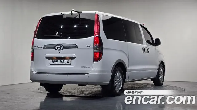 Hyundai Starex 2017 — фото 2