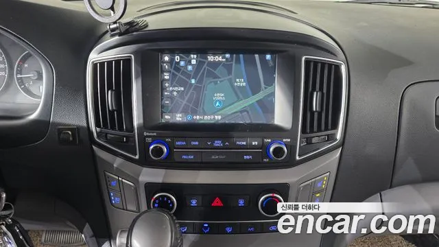 Hyundai Starex 2017 — фото 14