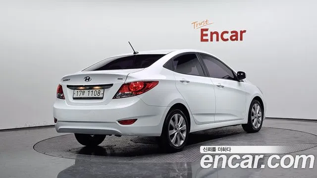 Hyundai Accent 2012 — фото 1