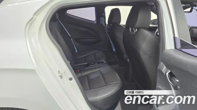 Hyundai Veloster 2019 — фото 12