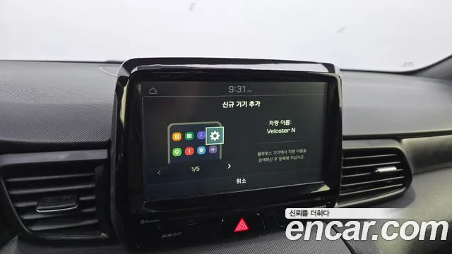 Hyundai Veloster 2019 — фото 17
