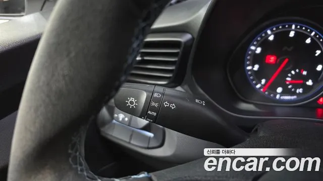 Hyundai Veloster 2019 — фото 19
