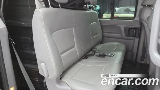 Hyundai Starex 2015 — фото 12