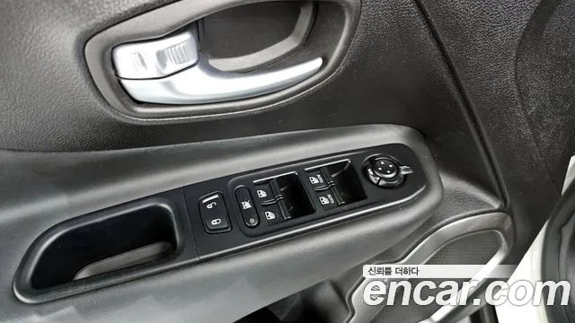 Jeep Renegade 2019 — фото 14