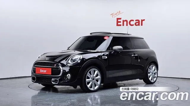 Mini Cooper 2020 — фото 1