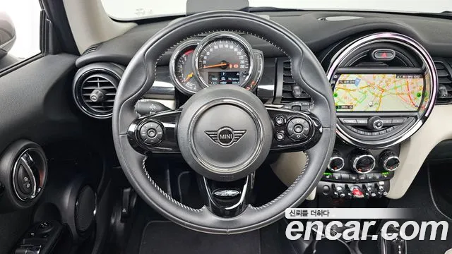 Mini Cooper 2020 — фото 13