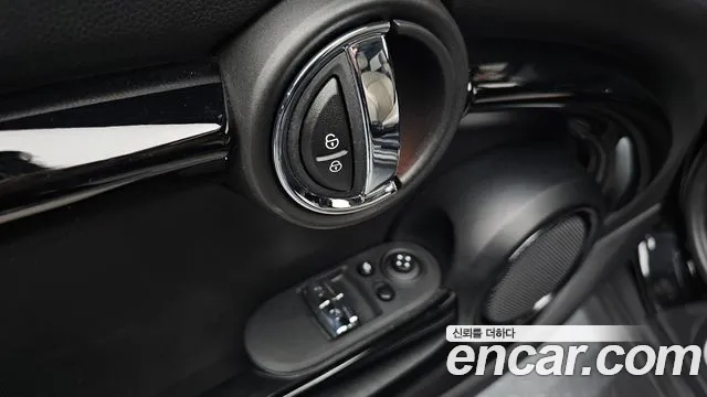 Mini Cooper 2020 — фото 16