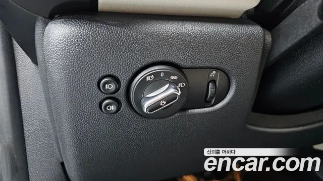Mini Cooper 2020 — фото 17