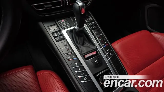 Porsche Macan 2021 — фото 9