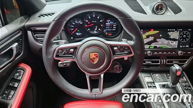 Porsche Macan 2021 — фото 13