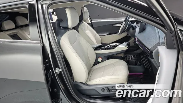 Kia EV6 2022 — фото 10