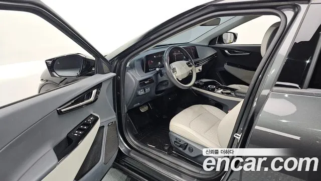 Kia EV6 2022 — фото 11