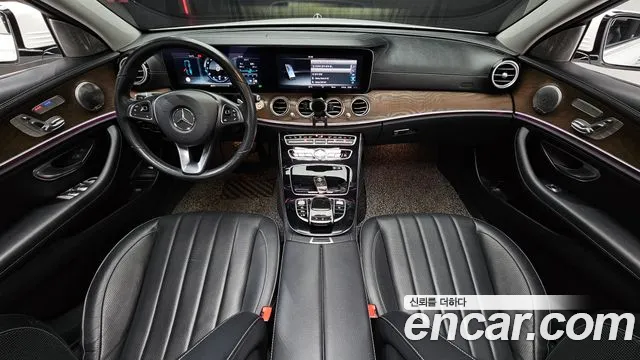 Mercedes-Benz E-Class 2017 — фото 7