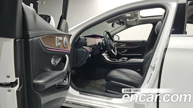 Mercedes-Benz E-Class 2017 — фото 10