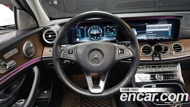 Mercedes-Benz E-Class 2017 — фото 13