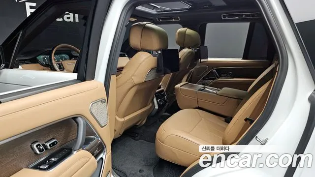 Land Rover Range Rover 2023 — фото 11