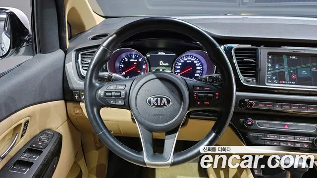 Kia Canival 2019 — фото 13