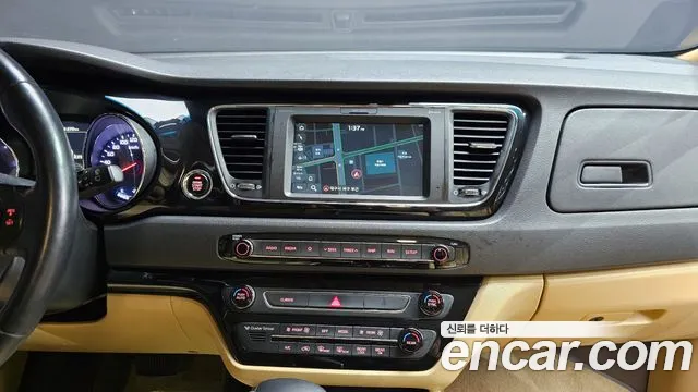 Kia Canival 2019 — фото 15