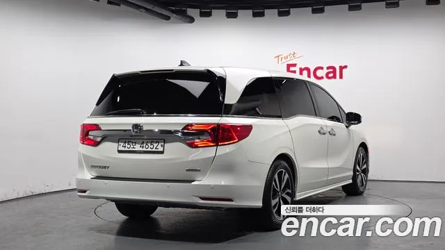 Honda Odyssey 2018 — фото 2