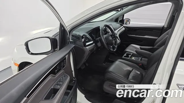 Honda Odyssey 2018 — фото 11
