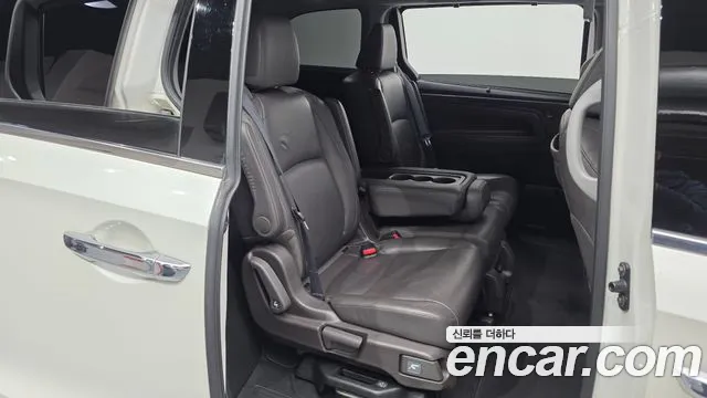 Honda Odyssey 2018 — фото 12