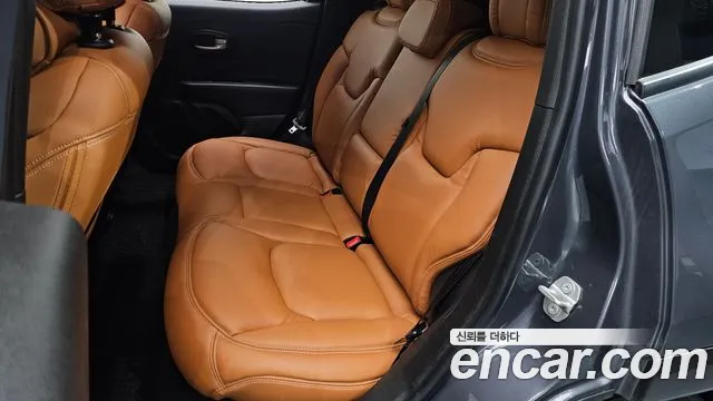 Jeep Renegade 2023 — фото 13
