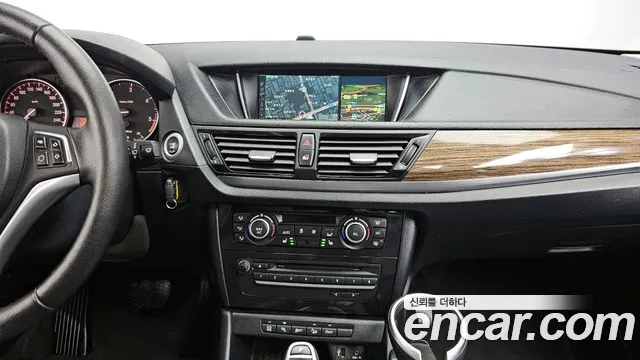 BMW X1 2015 — фото 15