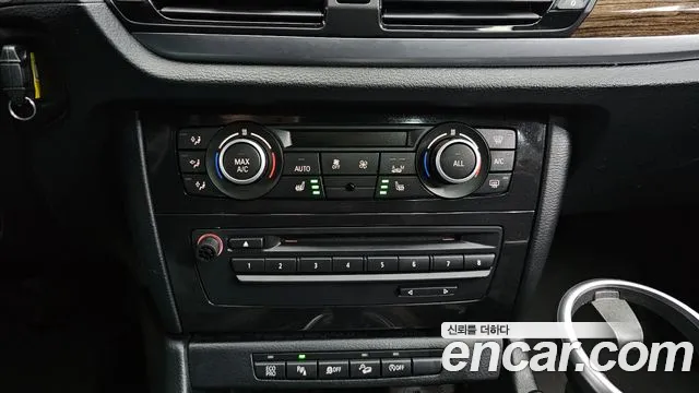BMW X1 2015 — фото 18