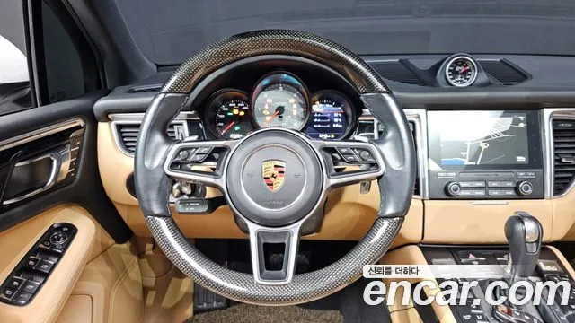 Porsche Macan 2017 — фото 13