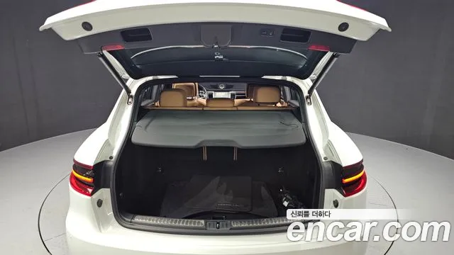 Porsche Macan 2017 — фото 20