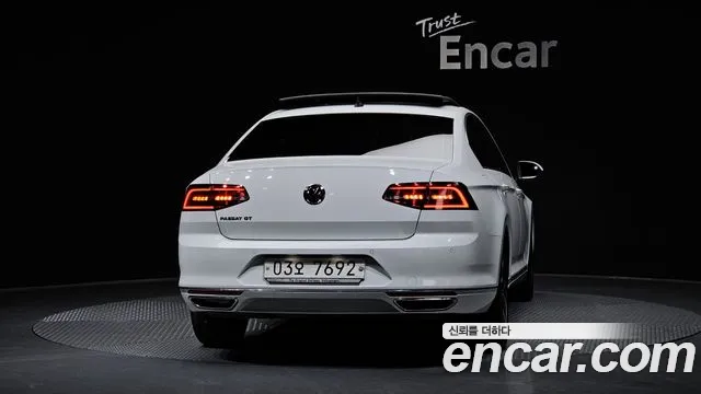Volkswagen Passat 2018 — фото 4