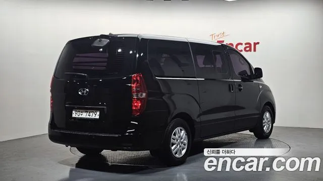 Hyundai Starex 2017 — фото 2