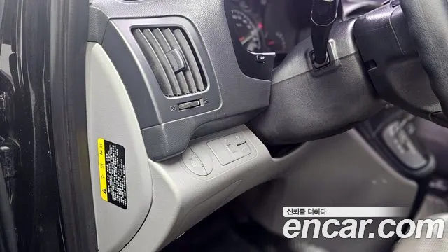 Hyundai Starex 2017 — фото 15