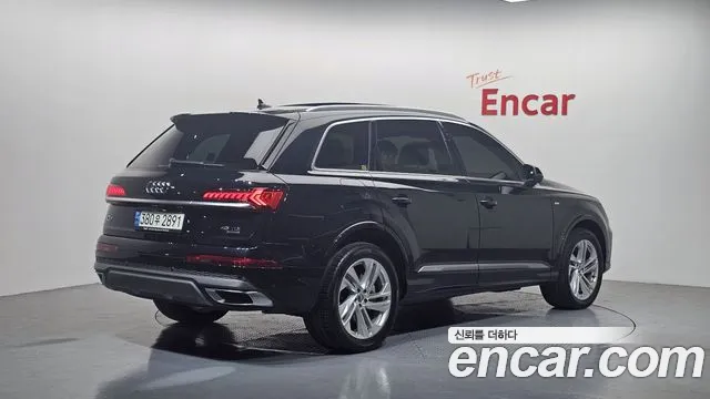 Audi Q7 2021 — фото 2