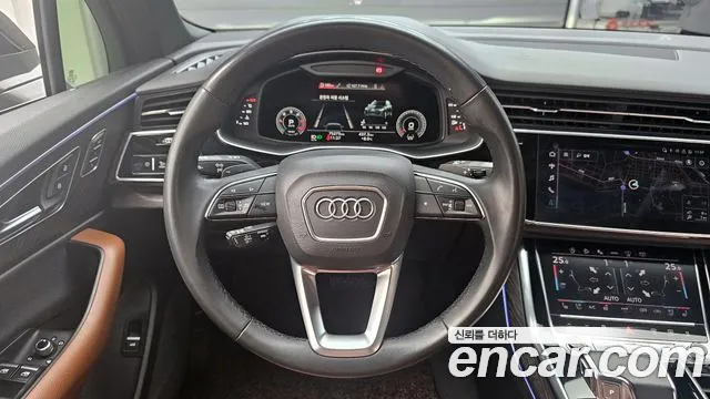 Audi Q7 2021 — фото 13