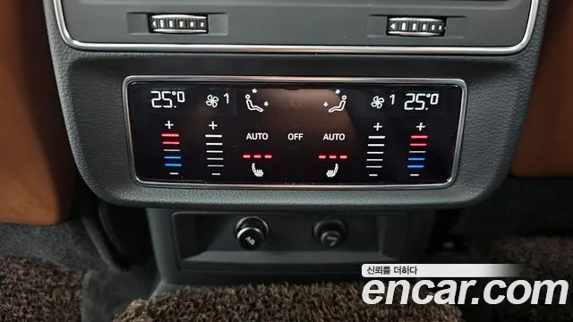 Audi Q7 2021 — фото 17