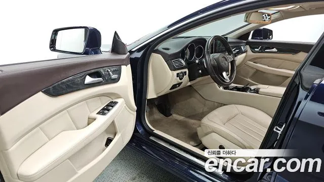 Mercedes-Benz CLS-Class 2015 — фото 10