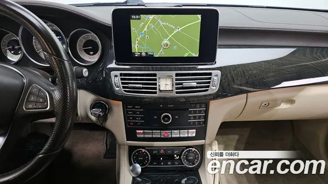 Mercedes-Benz CLS-Class 2015 — фото 14