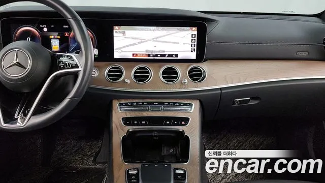 Mercedes-Benz E-Class 2021 — фото 14