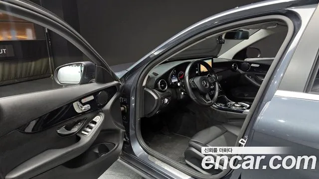 Mercedes-Benz C-Class 2016 — фото 10