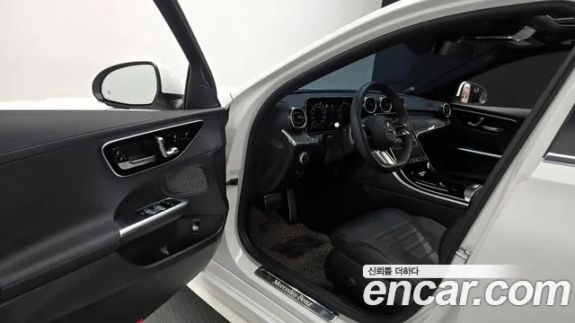 Mercedes-Benz C-Class 2024 — фото 11
