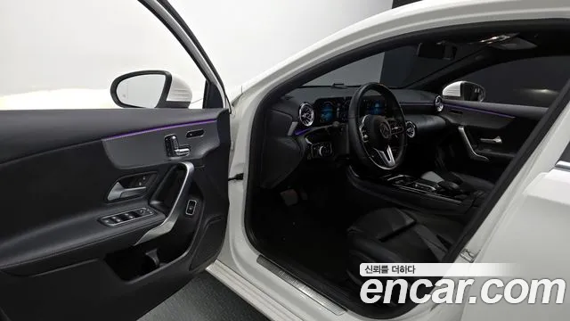 Mercedes-Benz A-Class 2021 — фото 11
