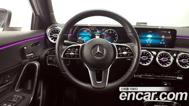 Mercedes-Benz A-Class 2021 — фото 13