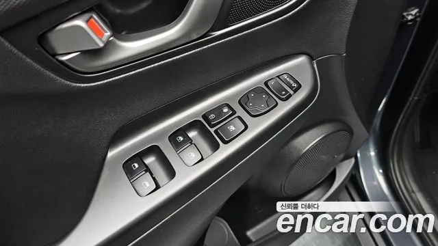 Hyundai Kona 2018 — фото 12