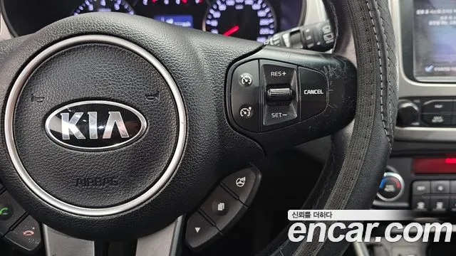 Kia Carens 2016 — фото 18