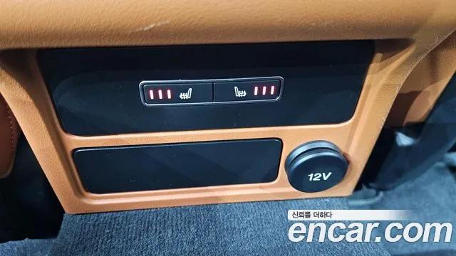 Jaguar XE 2017 — фото 18
