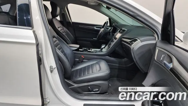 Ford Fusion 2014 — фото 11