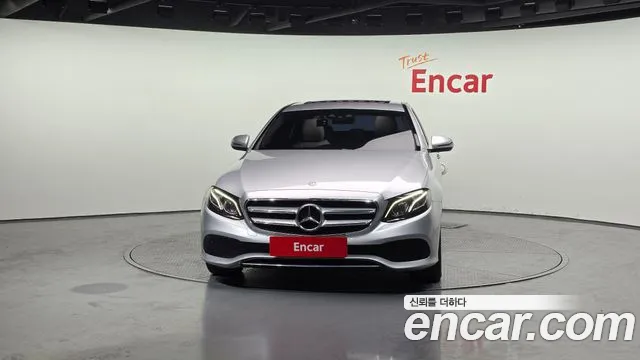 Mercedes-Benz E-Class 2017 — фото 3